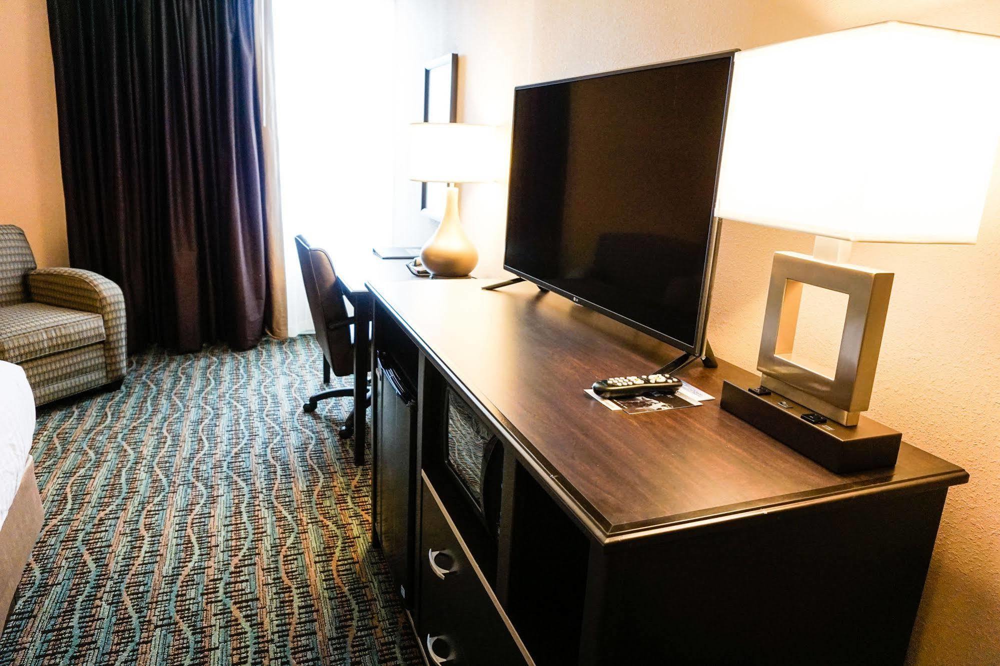 Boarders Inn & Suites By Cobblestone Hotels - Grand Island Dış mekan fotoğraf