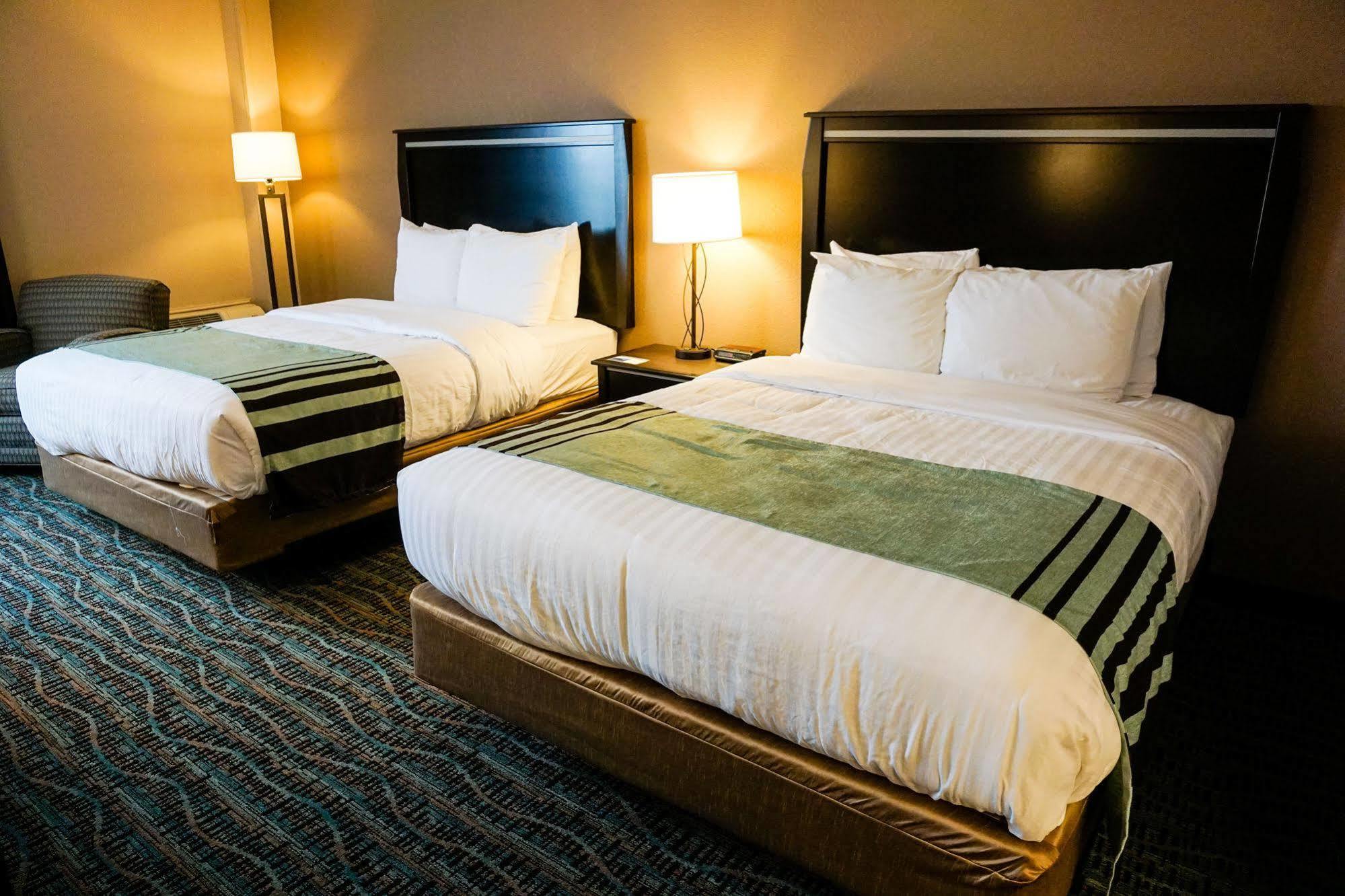 Boarders Inn & Suites By Cobblestone Hotels - Grand Island Dış mekan fotoğraf