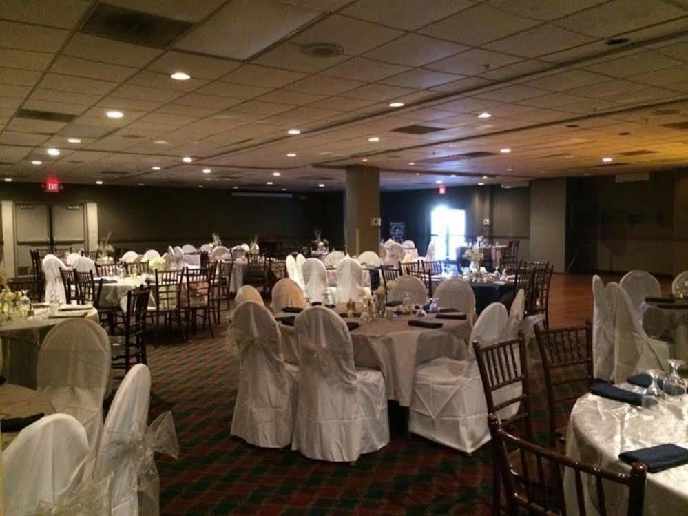 Boarders Inn & Suites By Cobblestone Hotels - Grand Island Dış mekan fotoğraf
